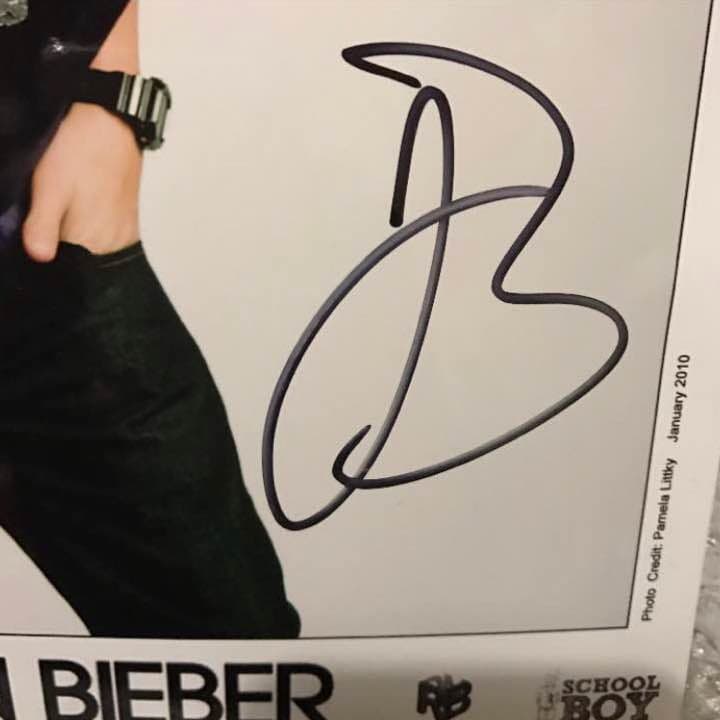 ジャスティンビーバー justinbieber 直筆サイン - メルカリ
