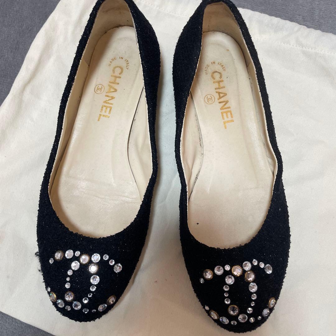 CHANEL 黒 フラットシューズ ビジュー付き - メルカリ