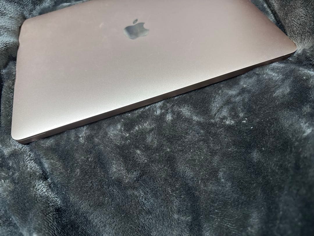 MacBook Air A1932 ゴールド 液晶割れ ジャンク品 - メルカリ