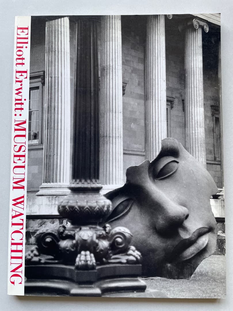 Elliott Erwitt：MUSEUM WATCHING - メルカリ