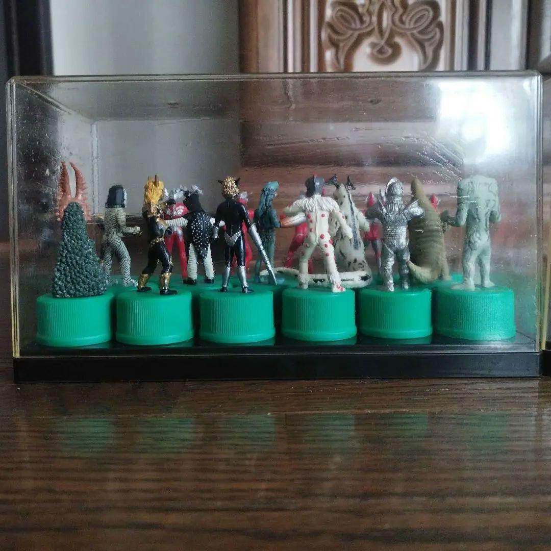 マ*ー様 【美品】ウルトラマンボトルキャップ シークレット込み全24