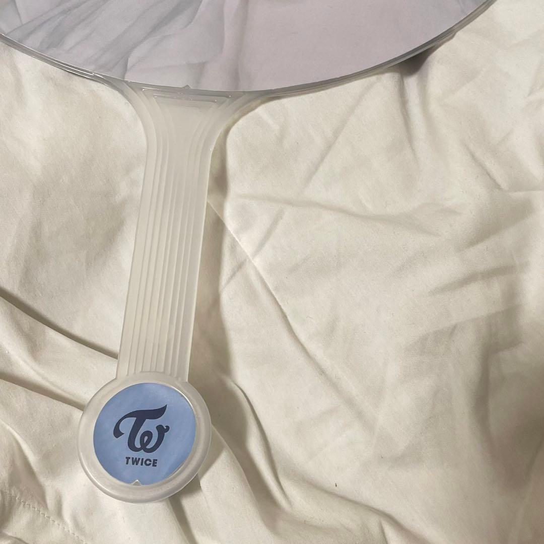 TWICE World in a day 韓国限定うちわ ナヨン ¥2399 - メルカリ