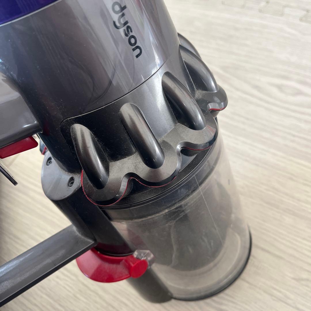Dyson Dyson V11 fluffy 本体 ジャンク品 - メルカリ