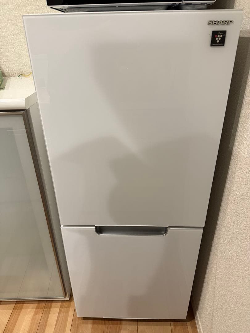 SHARP 冷蔵庫 一人暮らし 単身用 ガラスドア 高級 SJ-GD15H 冷蔵庫 ピュアブラック SJ-GD15H-B [152L /2ドア /右開き/左開き