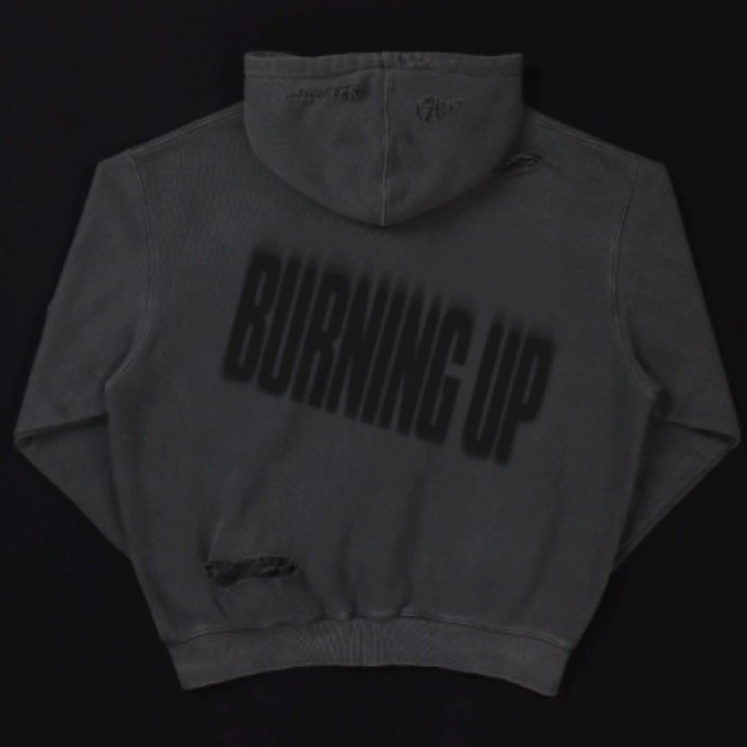 meovv ミャオ burning up パーカー 新品未開封品 トレカなし
