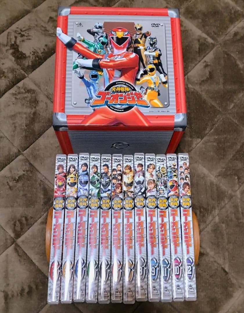 【美品】 炎神戦隊ゴーオンジャー 初回限定BOX DVD 全12巻 Amazon.co.jp: 炎神戦隊ゴーオンジャーDVD 全12巻 ＋ 劇場版1本 : おもちゃ