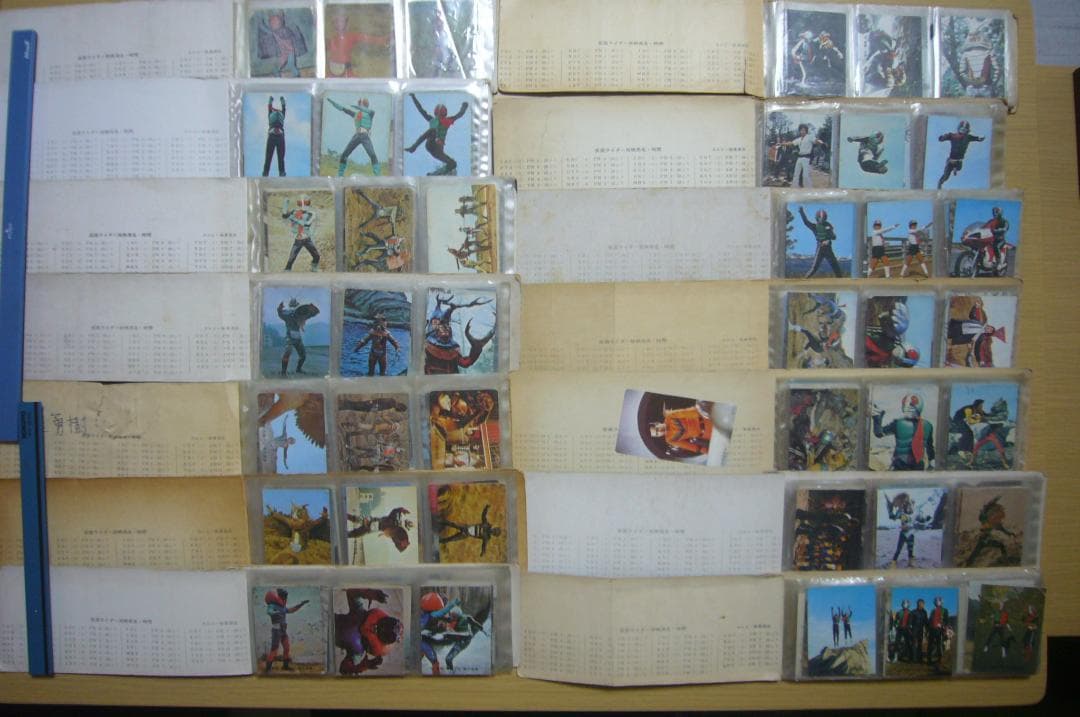 最終値下★旧カルビー仮面ライダーカード約６００枚、アルバム1４冊＋復刻版５４９枚 旧カルビー 仮面ライダーアルバム カード60枚付き - 「宝の森」昭和