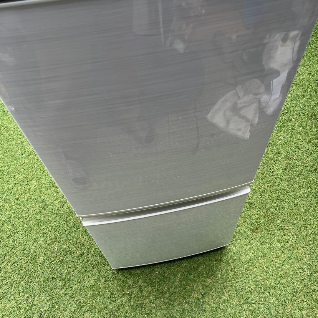 横浜市内配達】2020年製 シャープ 137L 冷蔵庫 左右付け替え可能ドア②