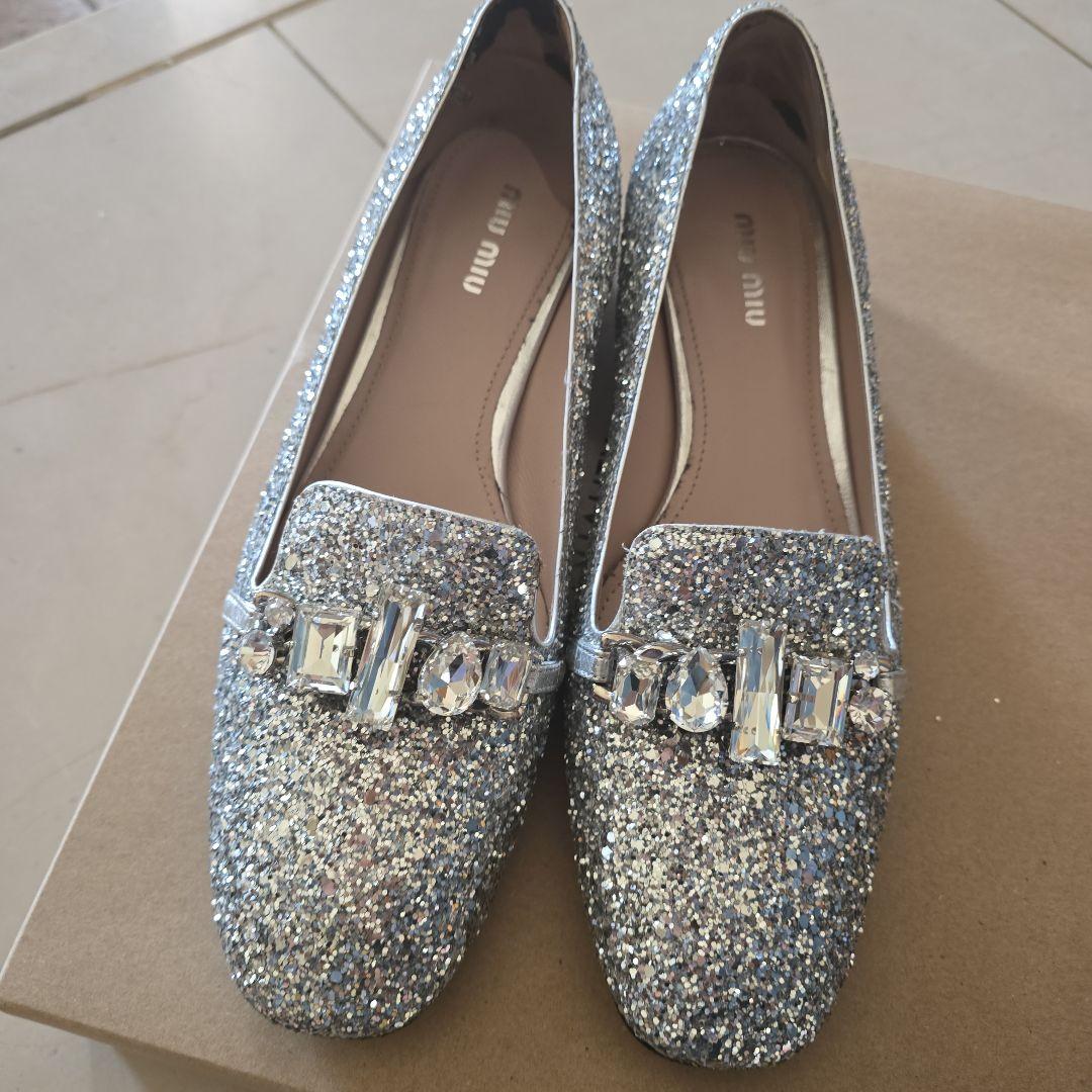 美品 Miu Miu シルバー ビジュー フラットシューズ 2026年最新】MIU MIU カラー：シルバー系 フラットシューズ・バレエ