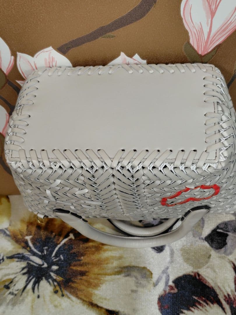 美品】アニヤハインドマーチ2WAYニーソン☆白バッグかごバック☆エコ