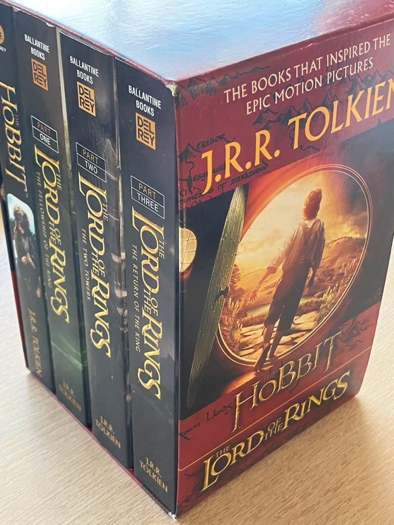 4冊ボックスセット 指輪物語&ホビット　洋書　ペーパーバック 4冊ボックスセット 指輪物語&ホビット 洋書 ペーパーバック - メルカリ