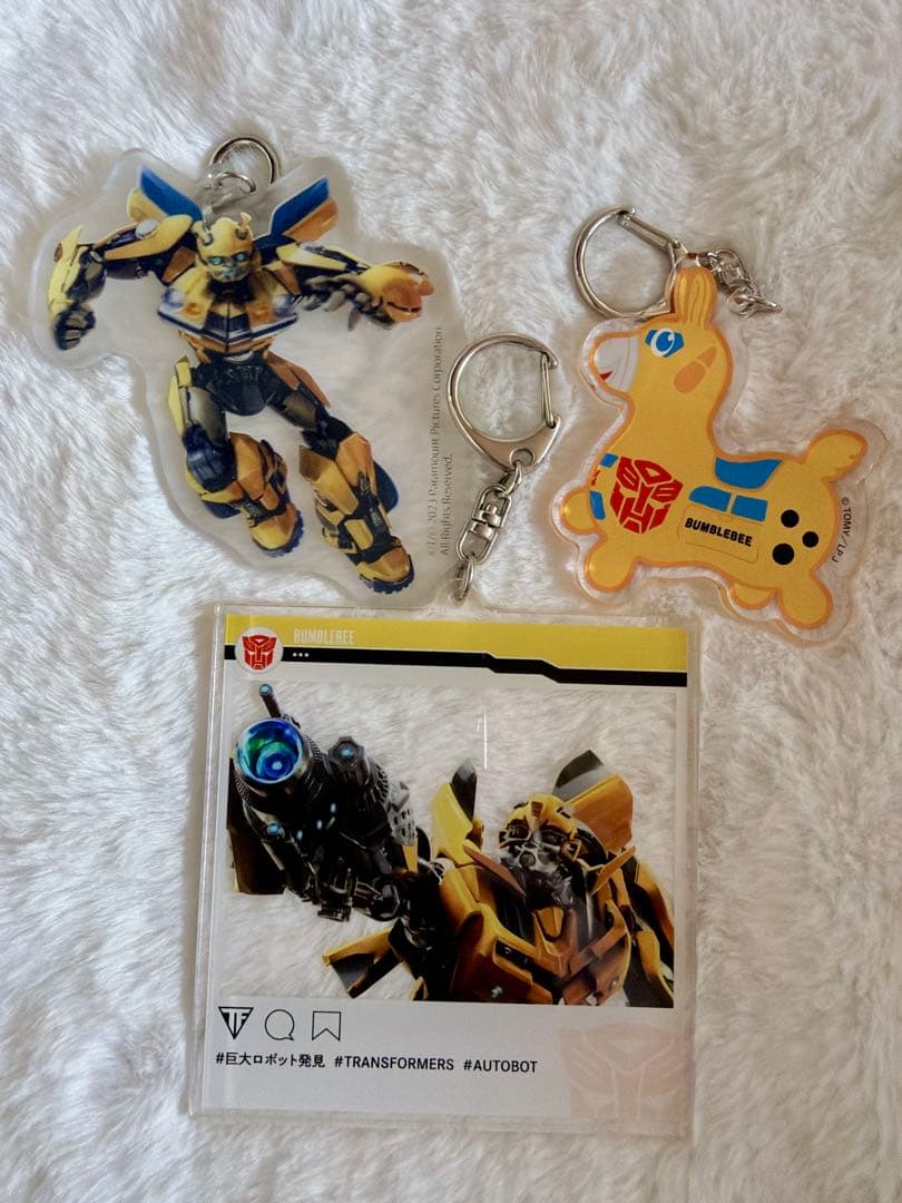 トランスフォーマー バンブルビー アクリルキーホルダー セット - メルカリ