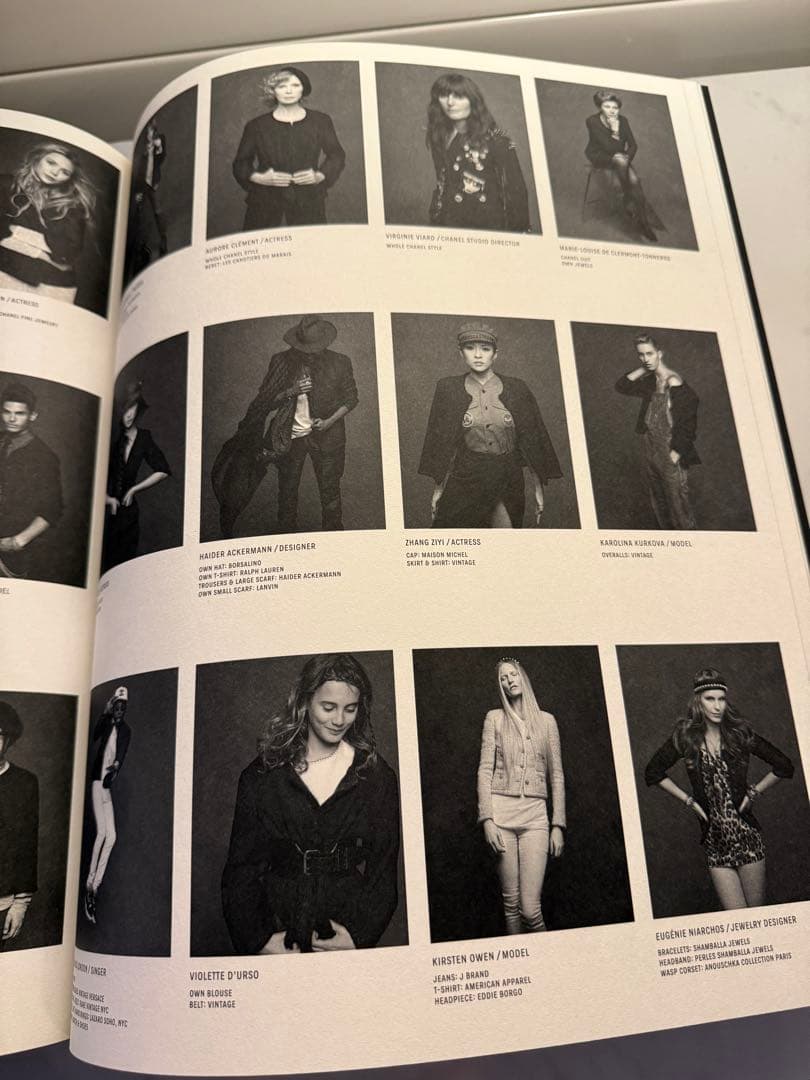 THE LITTLE BLACK JACKET 初版 2012年シャネル 写真集 - メルカリ