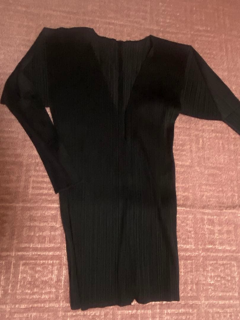 黒Mサイズ　Pleats Please カーディガン MONTHLY COLORS : JANUARY – isseymiyake.com