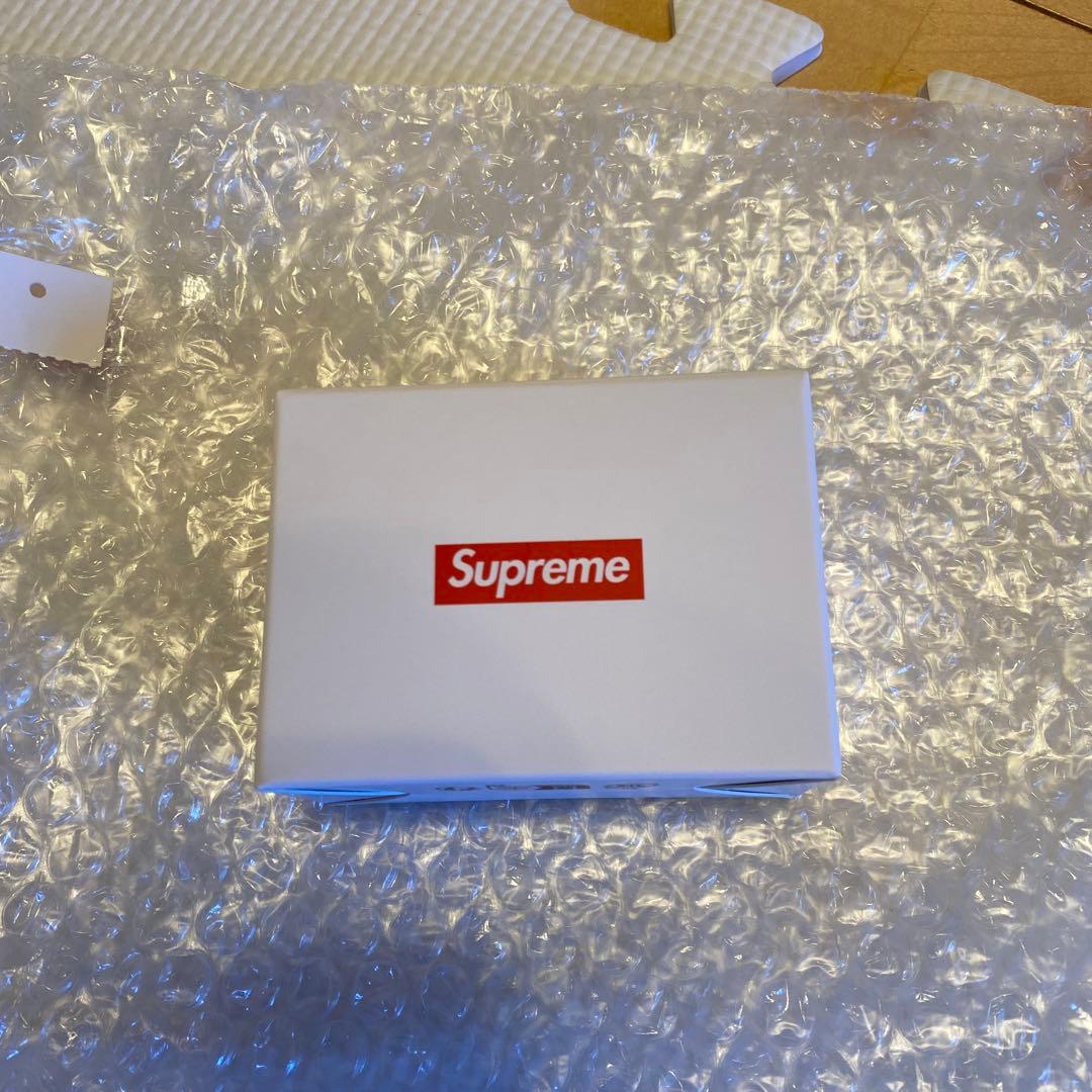 デジタルカメラ Supreme Digital Camera Keychain Supreme Digital Camera Keychain – PIECES