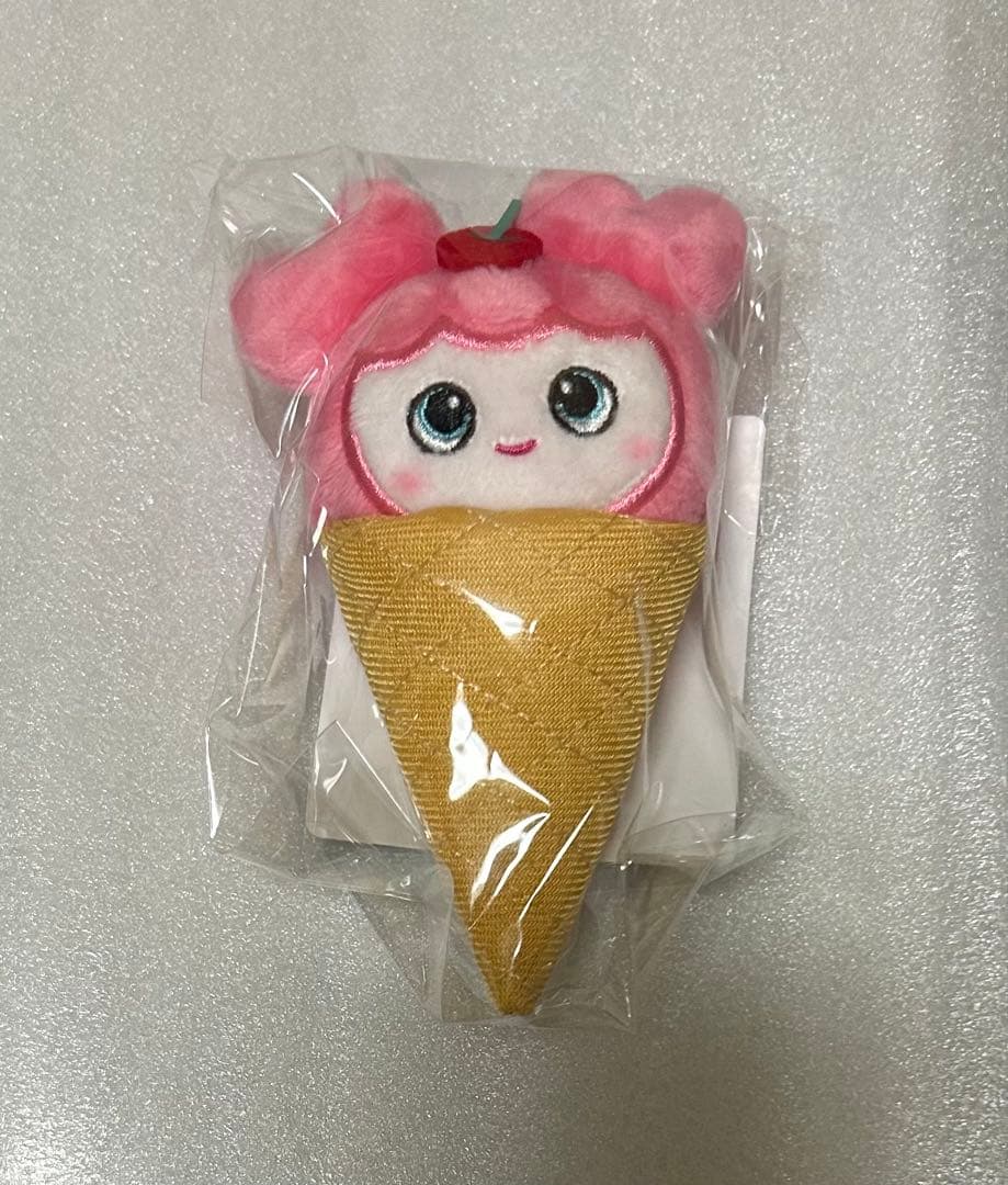 TWICE モブリー アイスぬいぐるみバッヂ - メルカリ