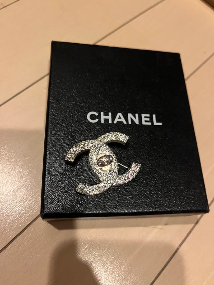 正規品　CHANEL ターンロック　ヴィンテージ　ブローチ シルバー ♡CHANELシャネル ヴィンテージ ターンロック ブローチ・シルバー