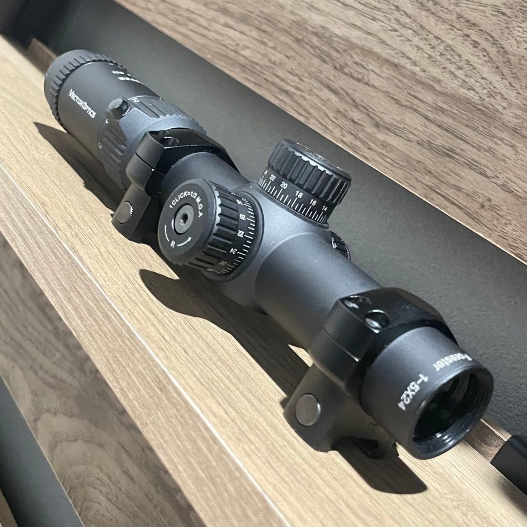 ベクターオプティクス　フォレスター GenII VectorOptics Forester 1-5x24 GenII SCOC-03II ベクターオプティクス
