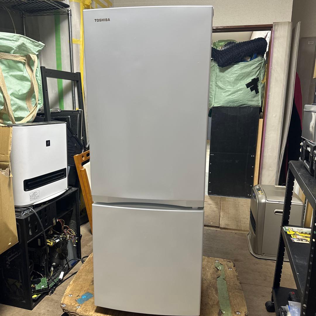 TOSHIBA シルバー 2ドア冷蔵庫　153L GR-U15BS 2022年製 Amazon.co.jp: 東芝(TOSHIBA) 冷蔵庫 幅47.9㎝ 153L GR-U15BS(W) 2ドア