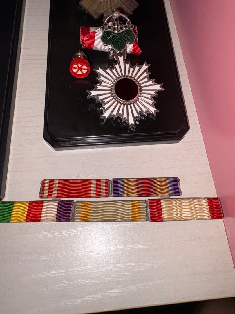最後の写真をご覧ください。　勲章セット・バラ販売可•要相談《バラ購入価格相談品》