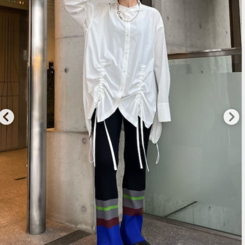 美品）UN3D. ヘムギャザーシャツ ホワイト - メルカリ