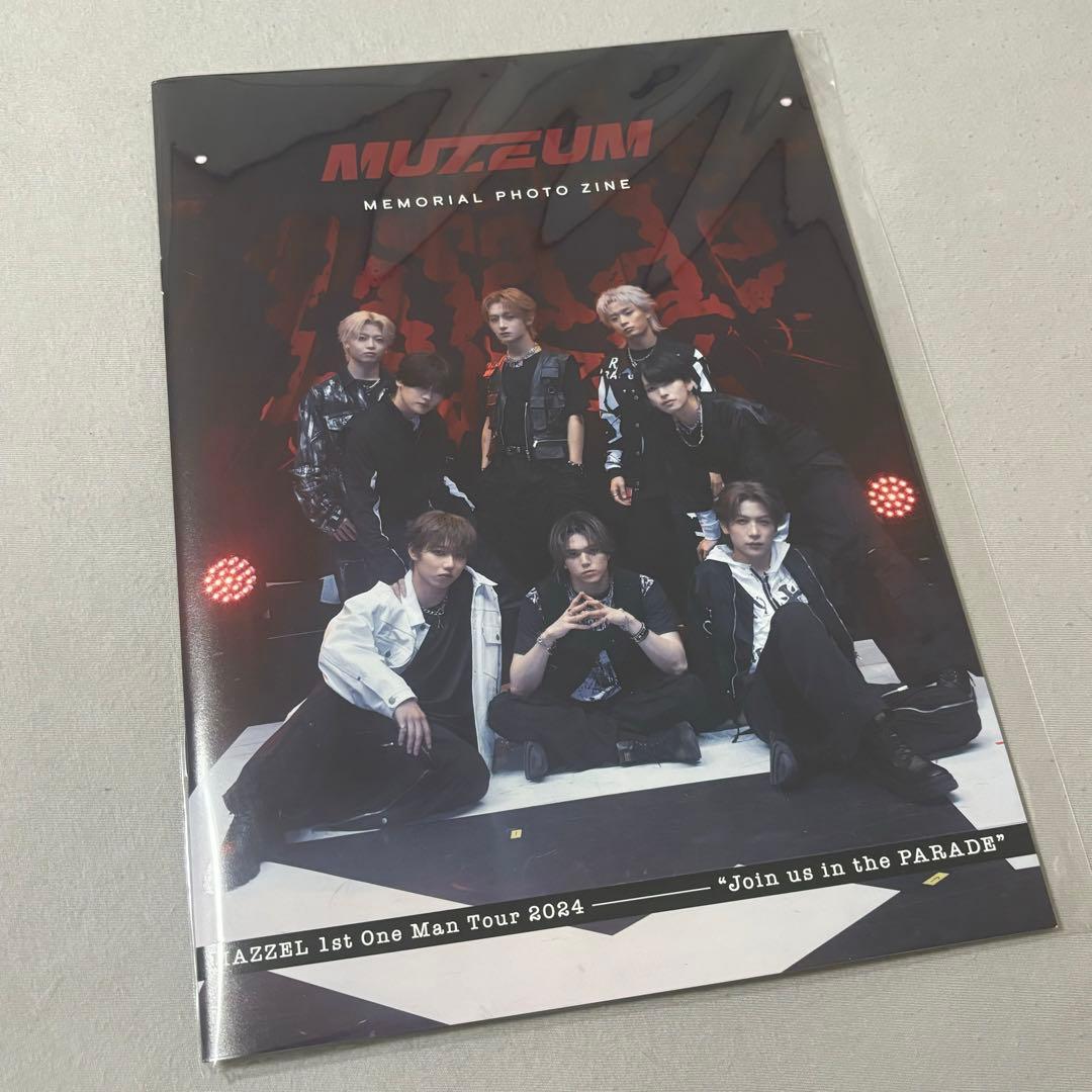 FC限定】MAZZEL zine Join us in the parade - メルカリ