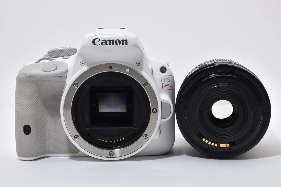 ほぼ未使用 Canon EOS Kiss X7 ホワイト スマホ転送 9423 - メルカリ