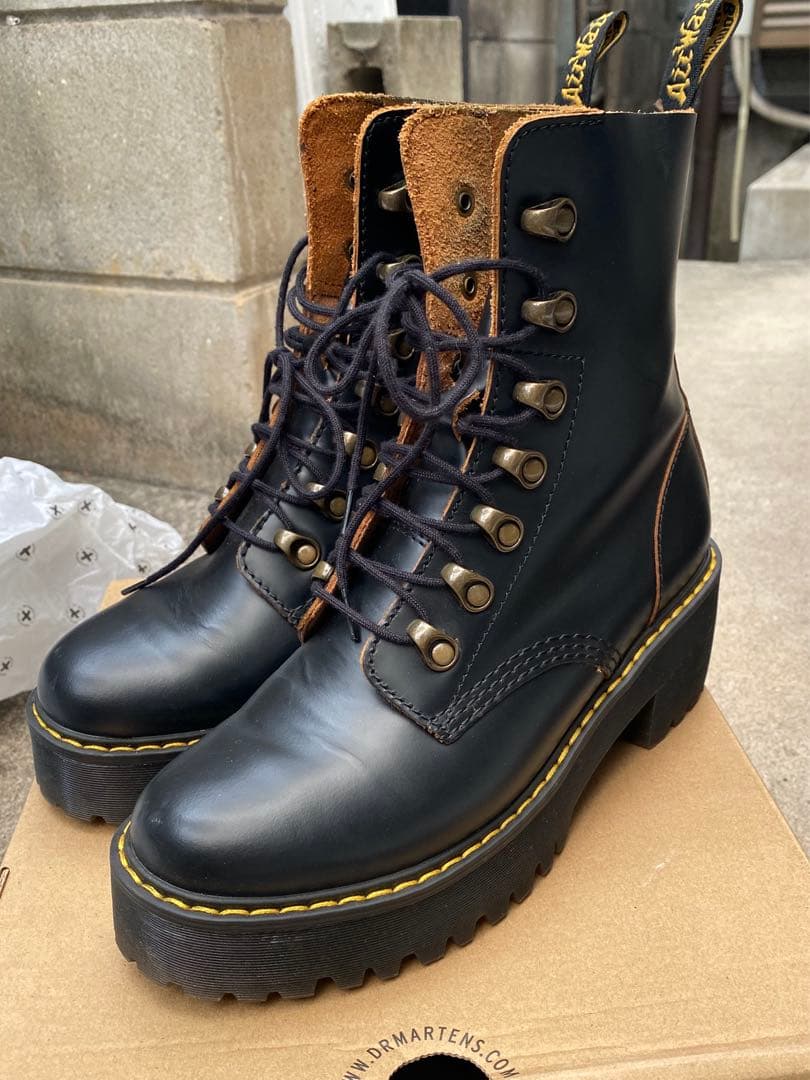 Dr.Martens LEONA ドクターマーチン レオナ 7フックブーツ - メルカリ
