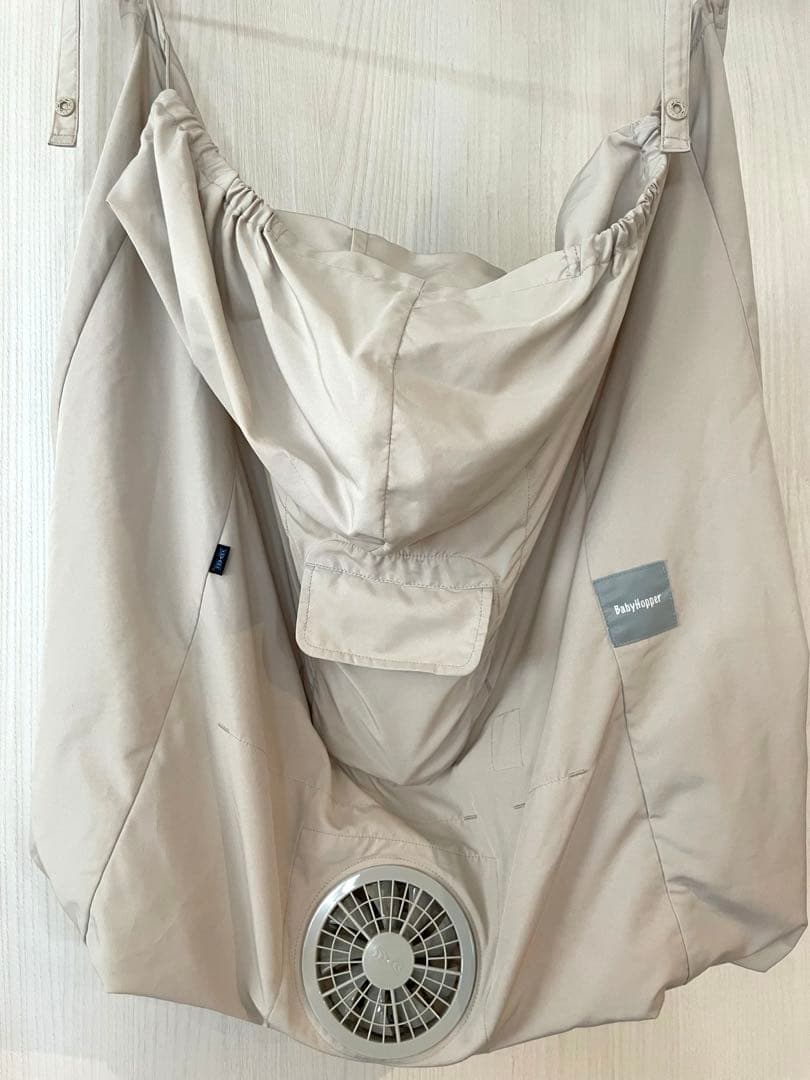空調抱っこ紐ケープ　ベージュ 冷却ファン付き　ベビーホッパー　2024年 BabyHopper ベビーホッパー｜Made for エルゴベビー もっと快適な