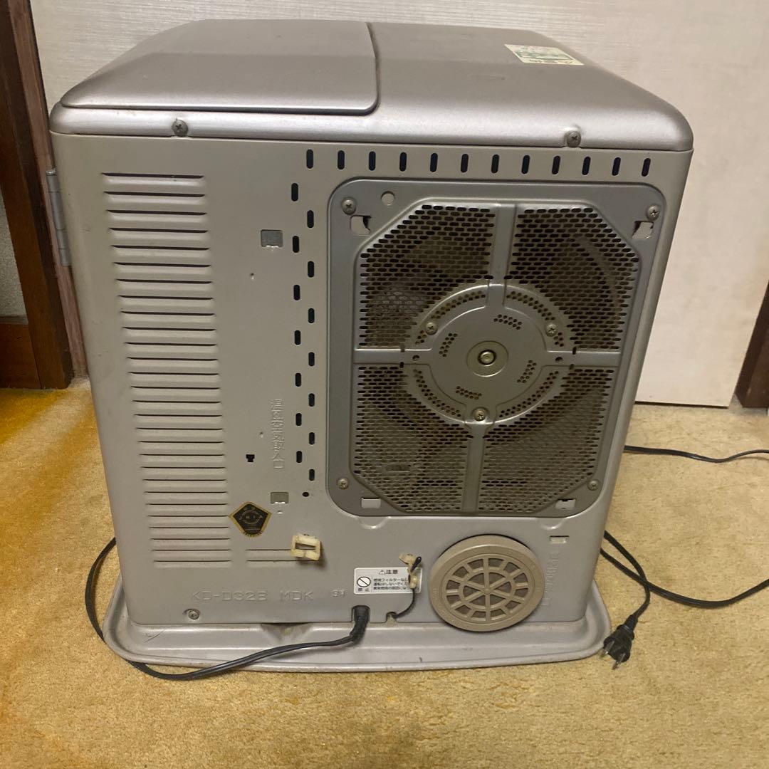 MITSUBISHI 石油ファンヒーター KD-D32B - メルカリ