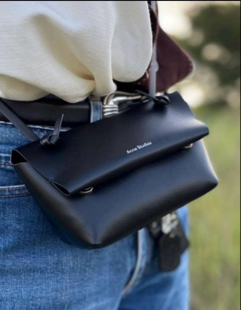 Acne Studios ブラック ミニ ショルダーバッグ Acne Studios - Platt Mini Shoulder Bag | HBX