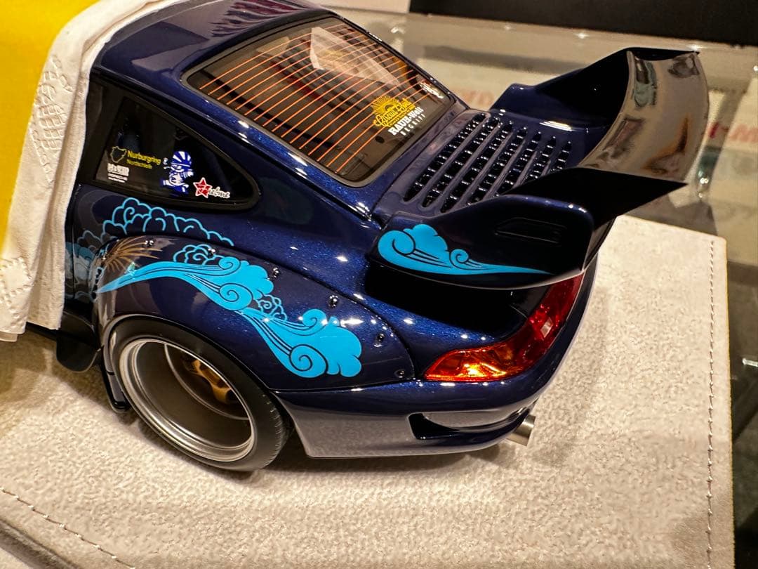 Fuelme RWB993 ドラゴンデザイン ミニカー