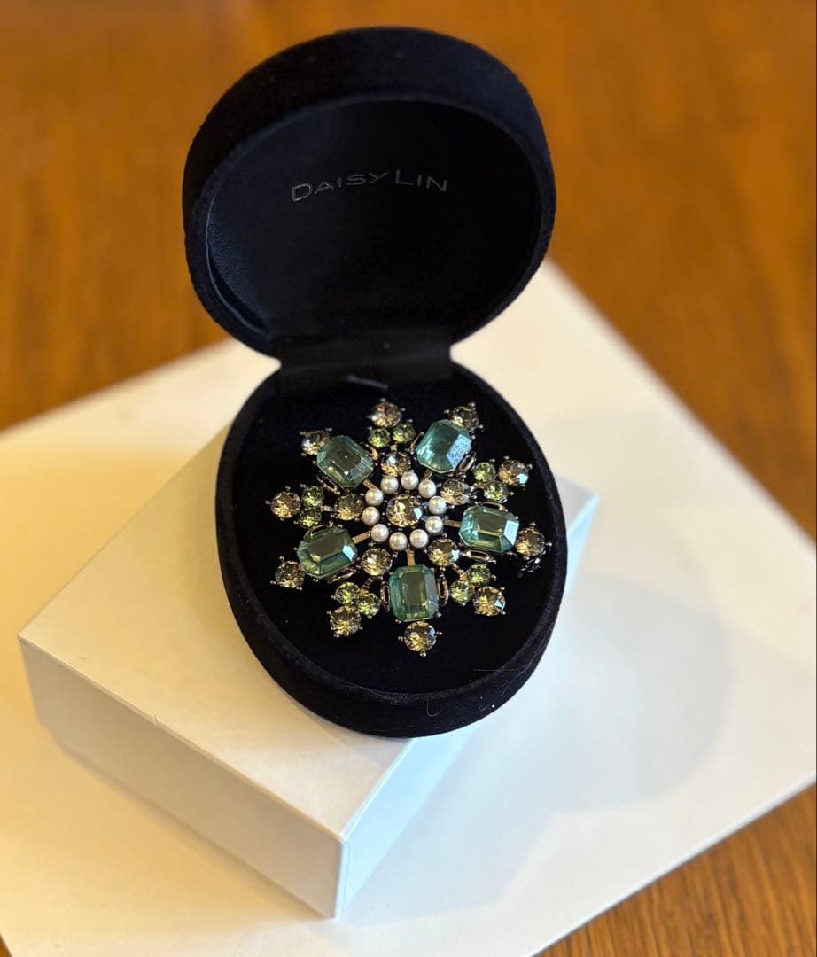 Daisylin フォクシー foxey ブローチ FOXEY - フォクシー ブローチの通販 by エコスタイル｜フォクシーなら