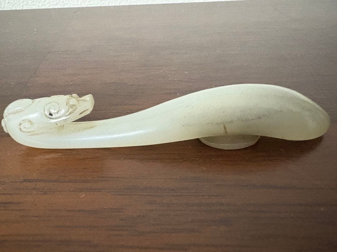 石？玉？の中国的置物　中国美術　帯勾 9cm強 27g レーザー彫りクリスタル置物 角型 大（玉龍558B）｜チャイナ,グッズ