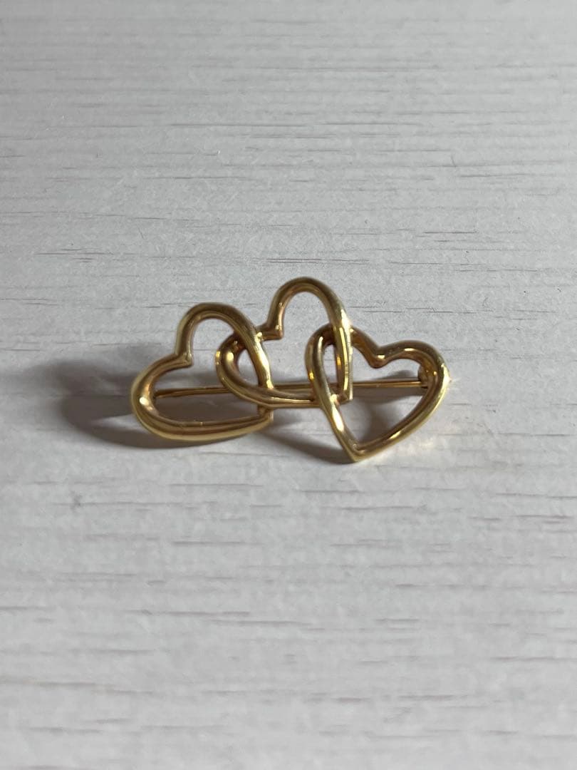 Tiffany& Co. トリプルハートブローチ ゴールド TIFFANY&Co.（ティファニー） 新品同様 トリプル ハート ブローチ K18