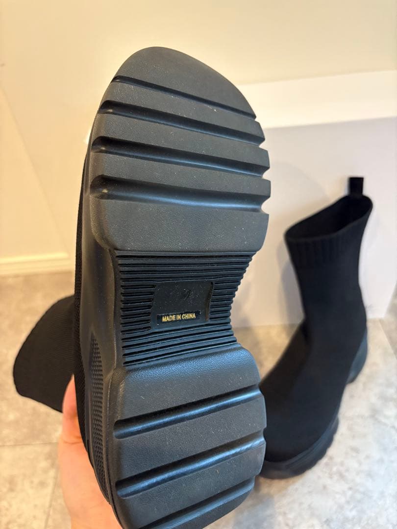 鈴木亜美さん ショートブーツ