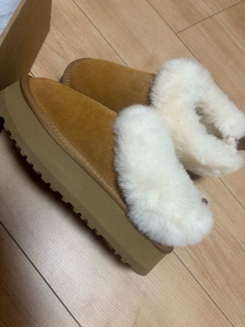 UGG 毛量最強 37cm超ふわふわムートンブーツ ベージュ - メルカリ