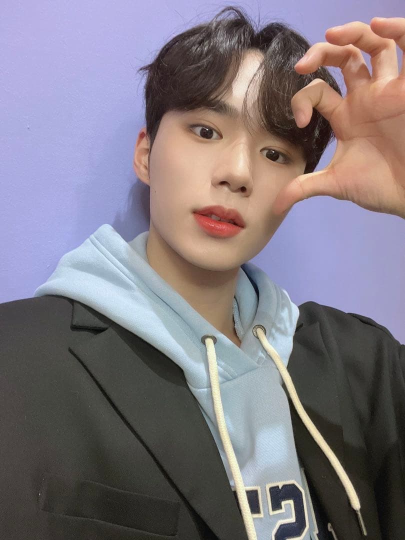 WEi ジュンソ サイン入りポラロイド - メルカリ