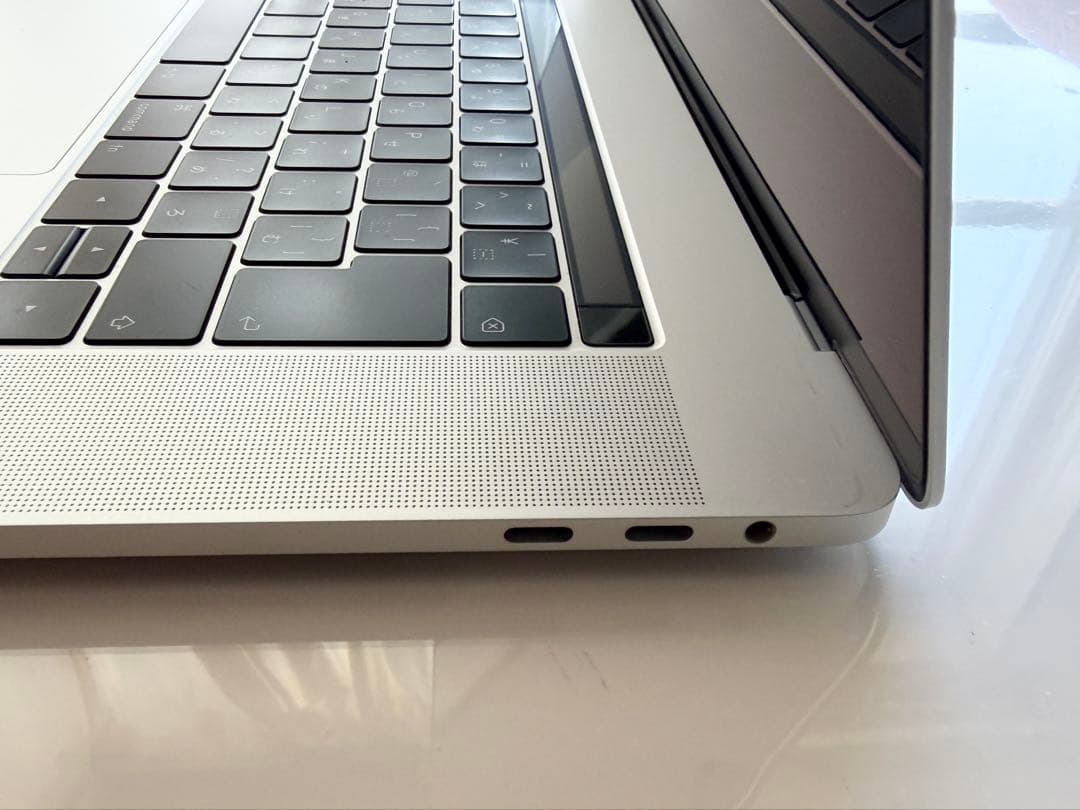 MacBook本体 Macbook pro 2019 15inch 16GB 2.4GHz 9i