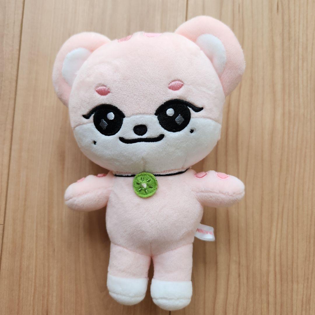 IVE minive イソ イランイ ぬいぐるみ 公式 - メルカリ