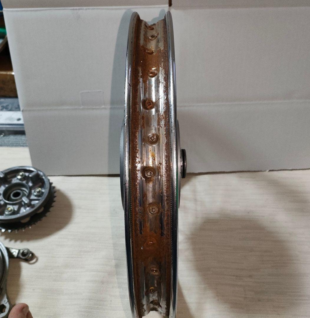 プレスカブ リヤホイール、スイングアーム リム腐食穴有り - メルカリ