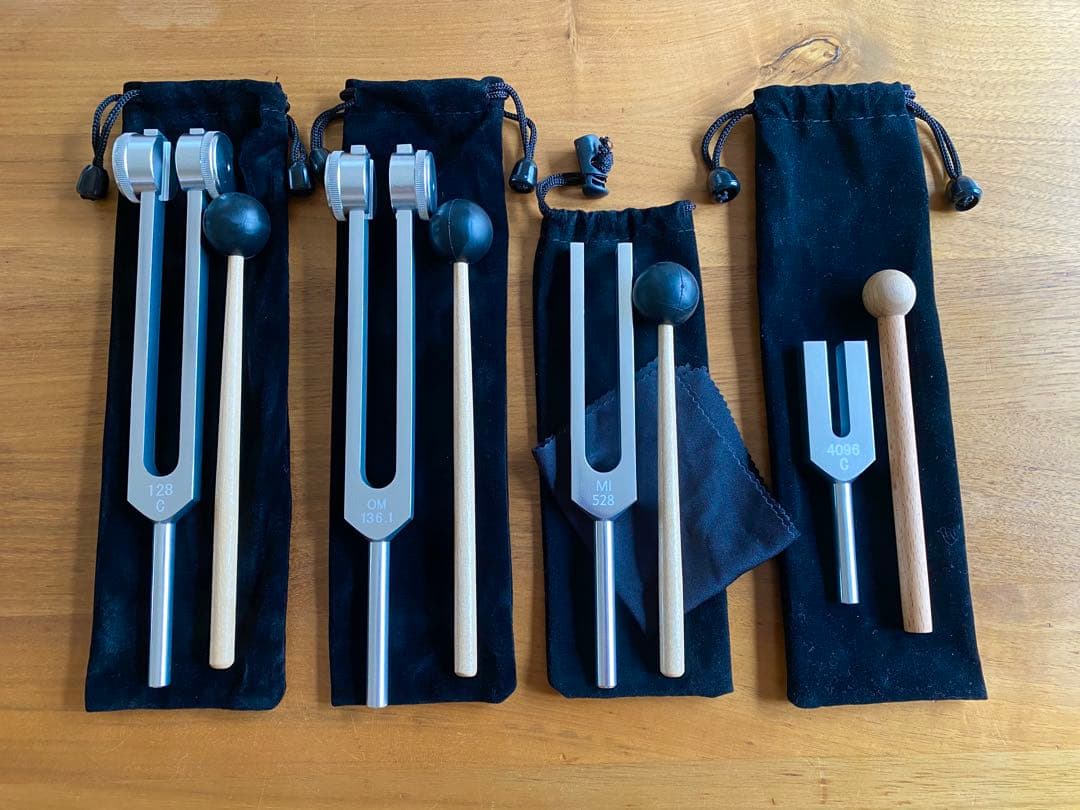 新品 音叉 128 136.1 528 4096hz チューナー セット - メルカリ