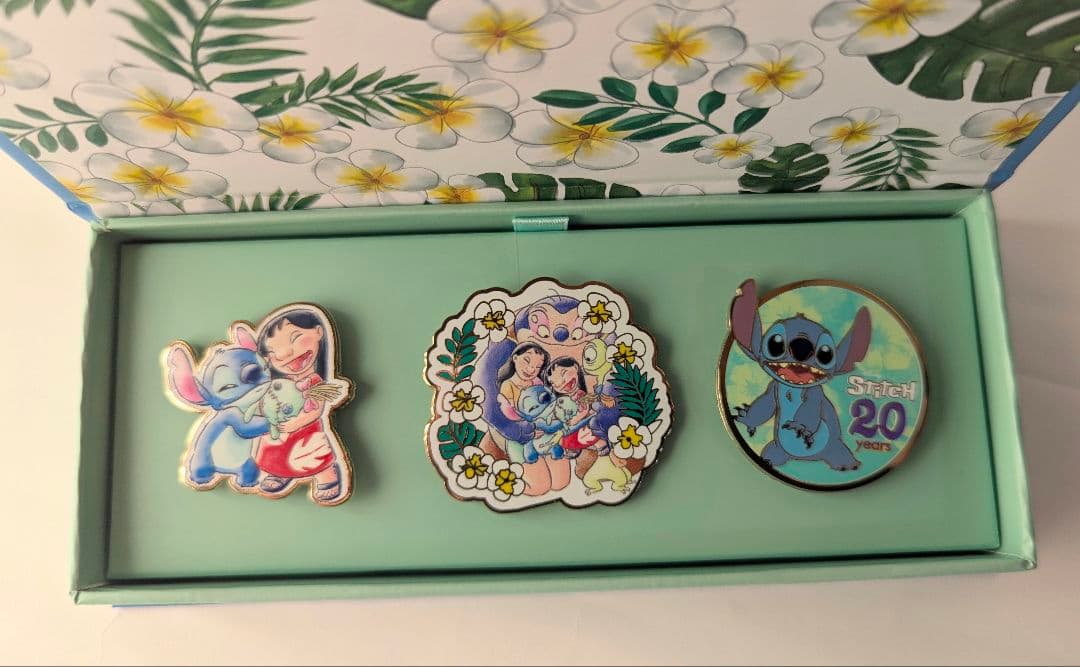 ディズニー ディズニーストア スティッチ 20周年 ピンバッジ - メルカリ