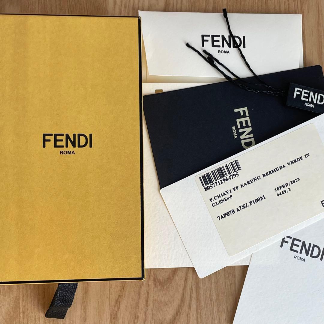 極美品 FENDI フェンディ スクエアFF キーホルダー ダークグリーン