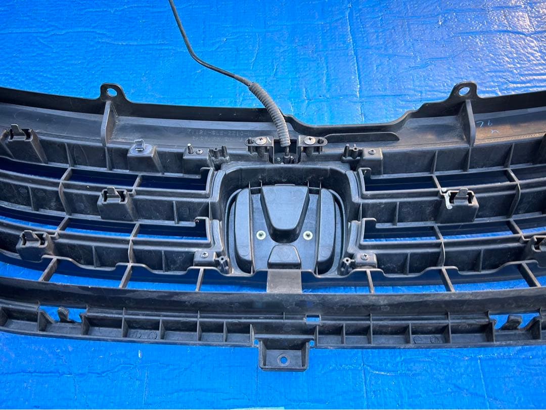 ホンダ オデッセイ RB3 フロントグリル カメラ付き - メルカリ