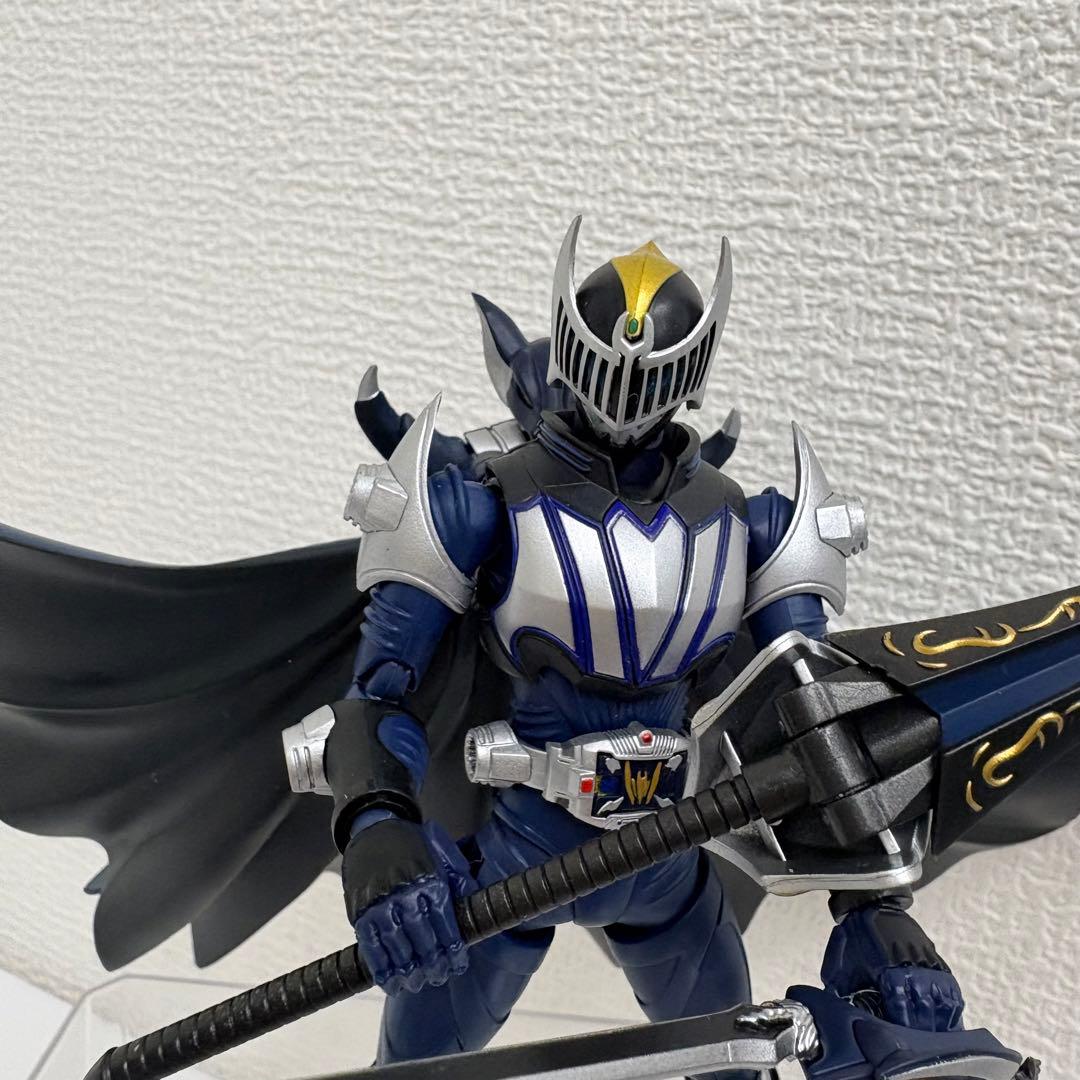 S.H.Figuarts 仮面ライダー王蛇&ナイト 2種セット