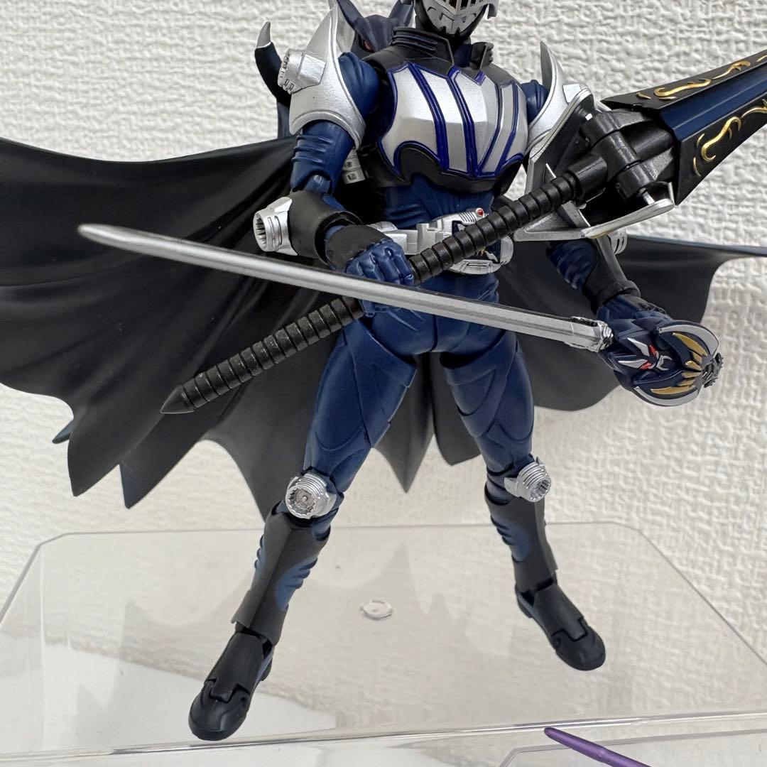 S.H.Figuarts 仮面ライダー王蛇&ナイト 2種セット