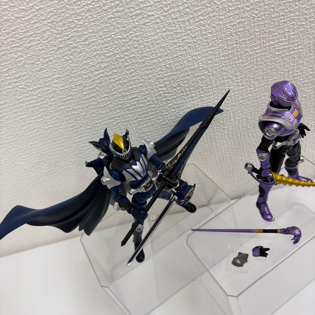 S.H.Figuarts 仮面ライダー王蛇&ナイト 2種セット
