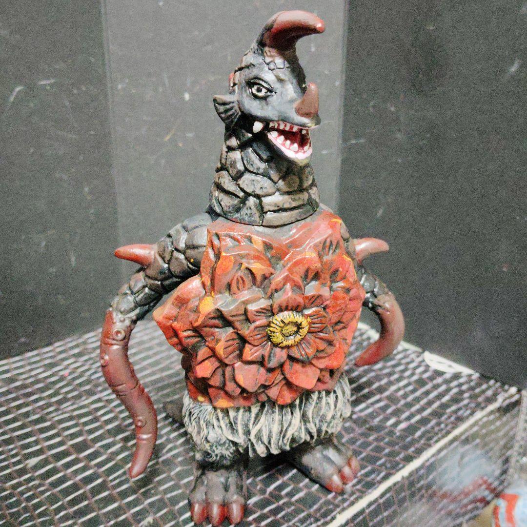 上野淳子ウルトラ怪獣旧型ソフビ