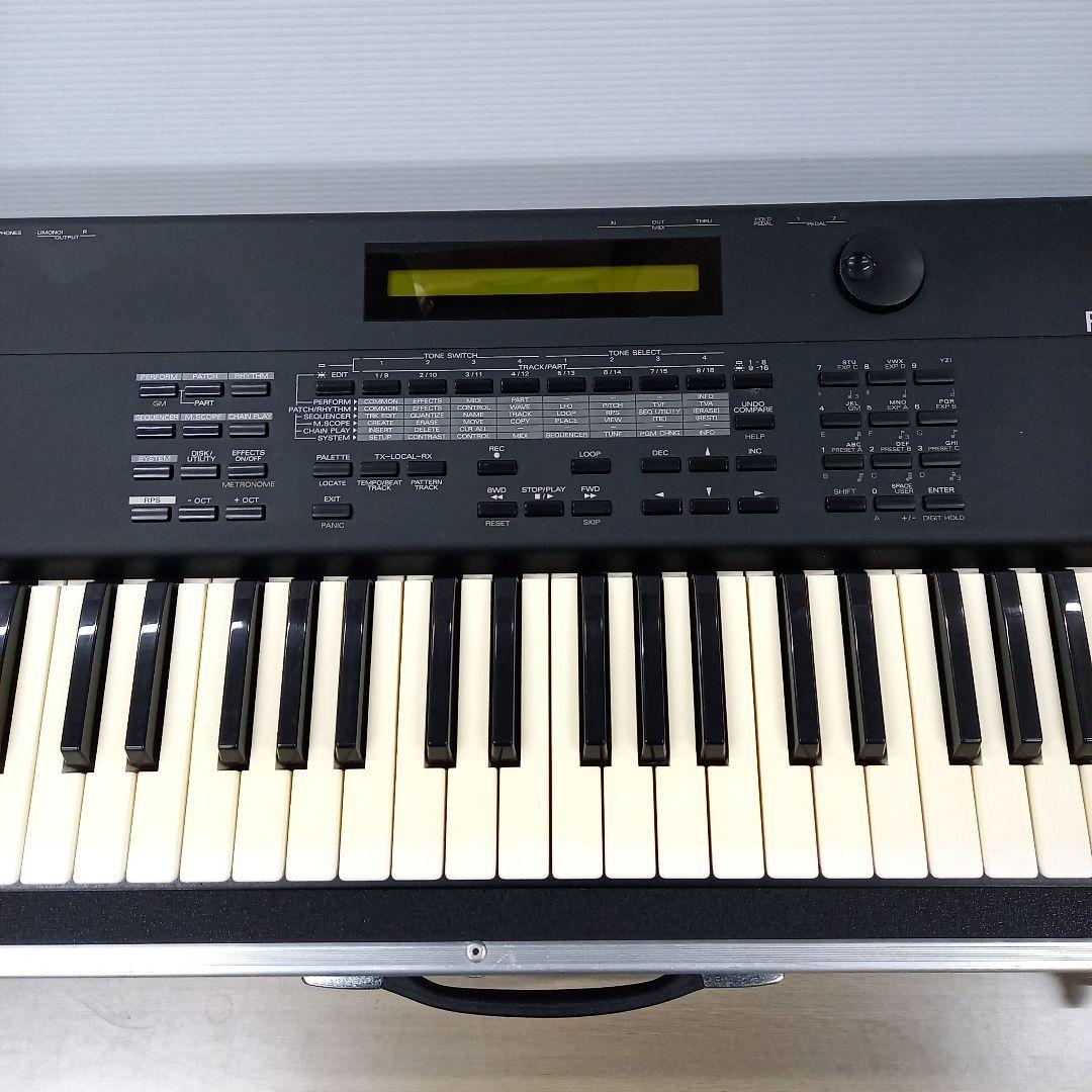 ジャンク Roland シンセサイザー XP-50 ハードケース付 ローランド